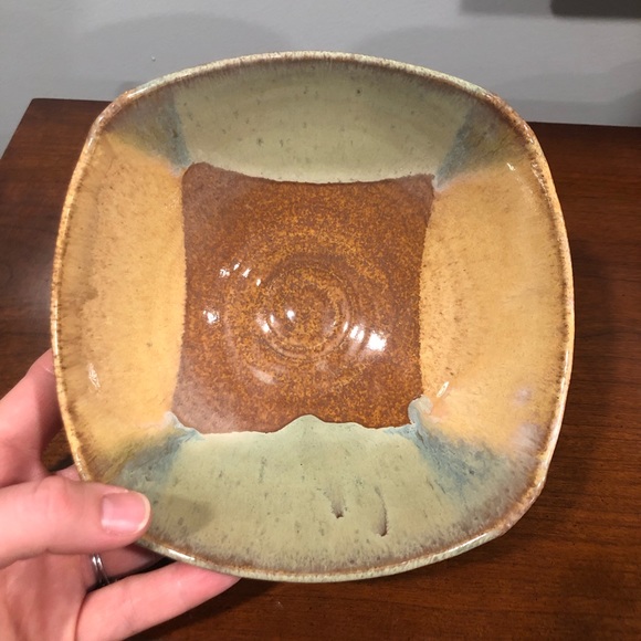 Signed handcrafted pottery bowl - Picture 4 of 10